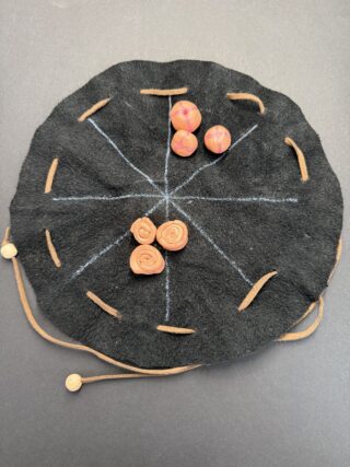 IMG 0359 Sommerferienprogramm im Rahmen der Ausstellung "Caesar & Kleopatra": Mühlespiel