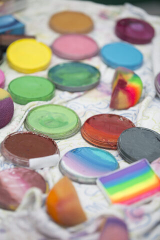 46 A3546 Bunte Farben.